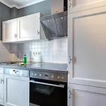 Haus Gorkistrasse B-8 제바트헤링스도르프