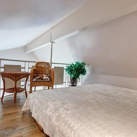 Haus Gorkistrasse B-8 *