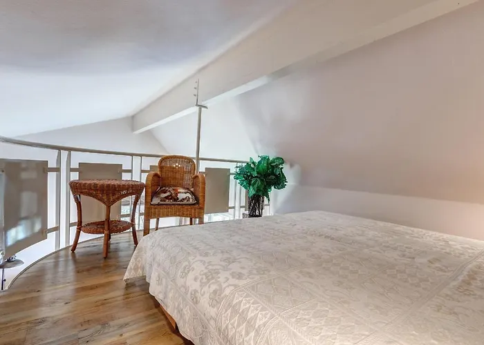 Haus Gorkistrasse B-8 *